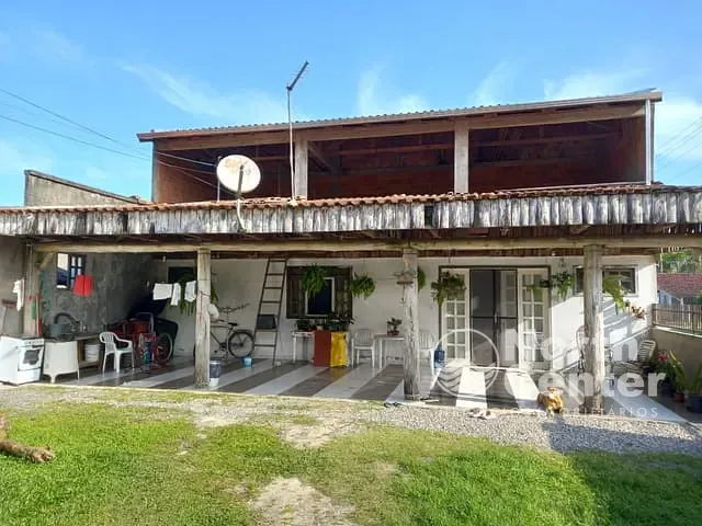 Sobrado com 228m² 1 quarto e 1 banheiro, à venda, no bairro Costeira em Balneário Barra do Sul