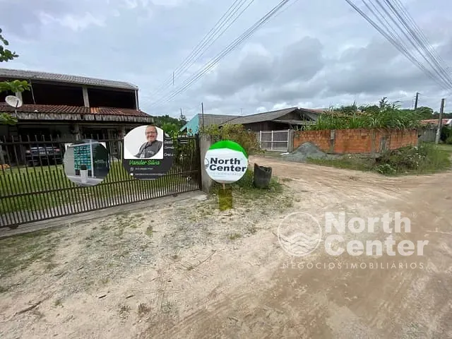 Sobrado com 228m² 1 quarto e 1 banheiro, à venda, no bairro Costeira em Balneário Barra do Sul