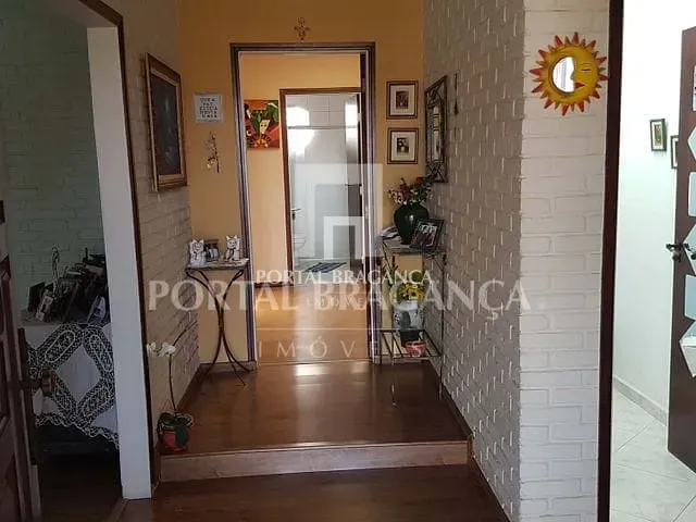 Sobrado com 780m² 3 quartos e 4 banheiros, à venda, no bairro Jardim Nova Bragança em Bragança Paulista