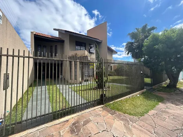Sobrado com 425m² 4 quartos e 5 banheiros, à venda, no bairro Trianon em Guarapuava