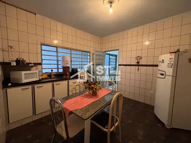 Sobrado com 138m² 4 quartos e 2 banheiros, à venda, no bairro Vila Muterle em Andradas