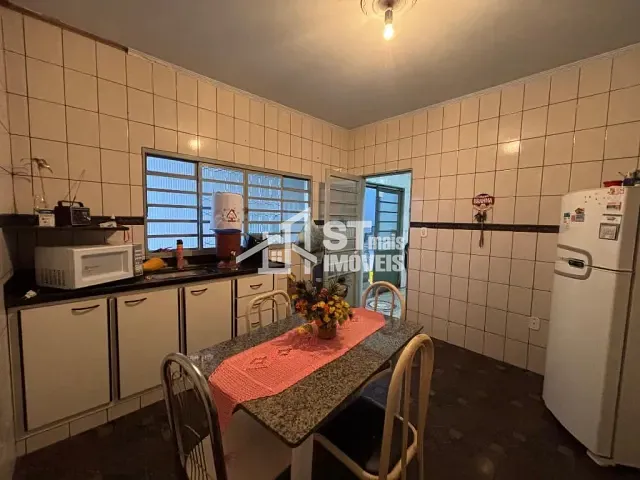 Sobrado com 138m² 4 quartos e 2 banheiros, à venda, no bairro Vila Muterle em Andradas