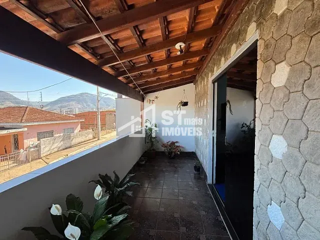 Sobrado com 138m² 4 quartos e 2 banheiros, à venda, no bairro Vila Muterle em Andradas