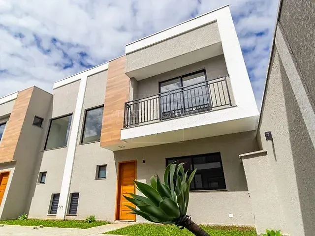Sobrado com 114m² 3 quartos e 3 banheiros, à venda, no bairro Boqueirão em Curitiba