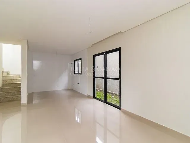 Sobrado com 114m² 3 quartos e 3 banheiros, à venda, no bairro Boqueirão em Curitiba
