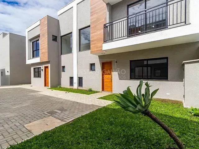 Sobrado com 114m² 3 quartos e 3 banheiros, à venda, no bairro Boqueirão em Curitiba