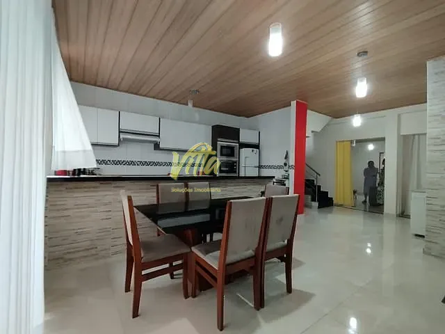 Sobrado com 208m² 3 quartos e 2 banheiros, à venda, no bairro Cachoeira em Araucária