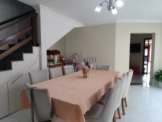 Sobrado com 320m² 4 quartos e 6 banheiros, à venda, no bairro Alto Ipiranga em Mogi das Cruzes