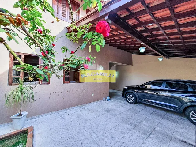 Sobrado com 249m² 4 quartos e 4 banheiros, à venda, no bairro Jardim Santa Adelaide em Jundiaí