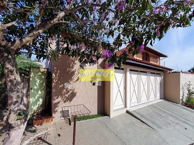 Sobrado com 249m² 4 quartos e 4 banheiros, à venda, no bairro Jardim Santa Adelaide em Jundiaí