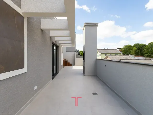 Sobrado com 196m² 3 quartos e 4 banheiros, à venda, no bairro Mercês em Curitiba