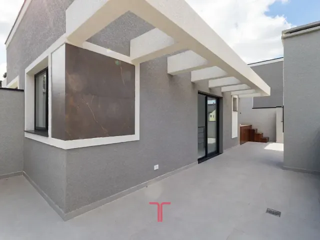 Sobrado com 196m² 3 quartos e 4 banheiros, à venda, no bairro Mercês em Curitiba