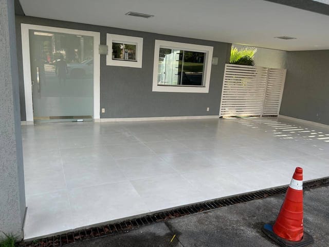 Sobrado 4 quartos e 6 banheiros, para alugar, no bairro Jardins Paris em Goiânia