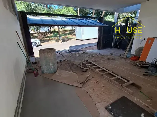 Sobrado com 250m² 4 quartos e 5 banheiros, à venda, no bairro Jardim Baldissera em Votuporanga