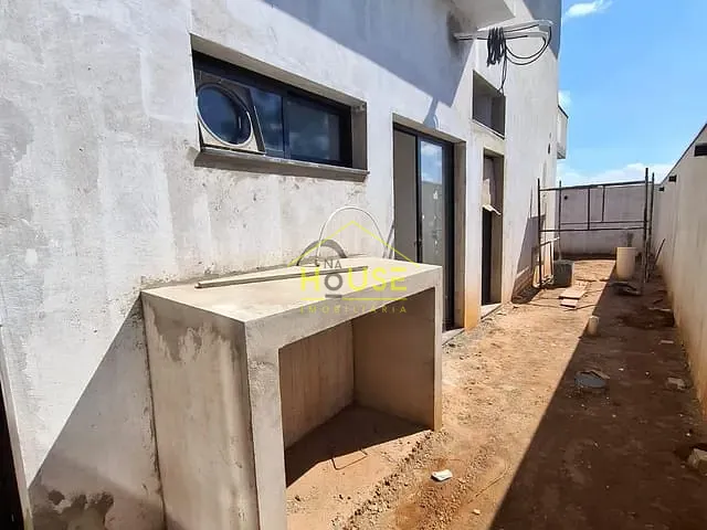 Sobrado com 250m² 4 quartos e 5 banheiros, à venda, no bairro Jardim Baldissera em Votuporanga