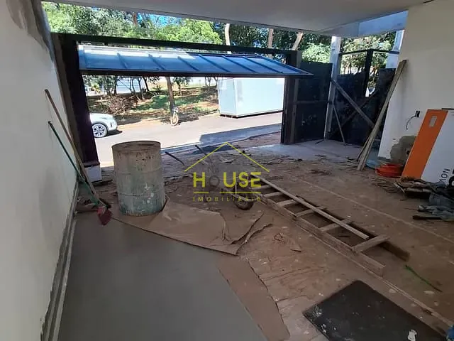 Sobrado com 250m² 4 quartos e 5 banheiros, à venda, no bairro Jardim Baldissera em Votuporanga