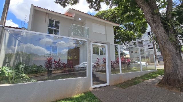 Sobrado com 360m² 3 quartos e 4 banheiros, à venda, no bairro Jardim Alamar em Maringá