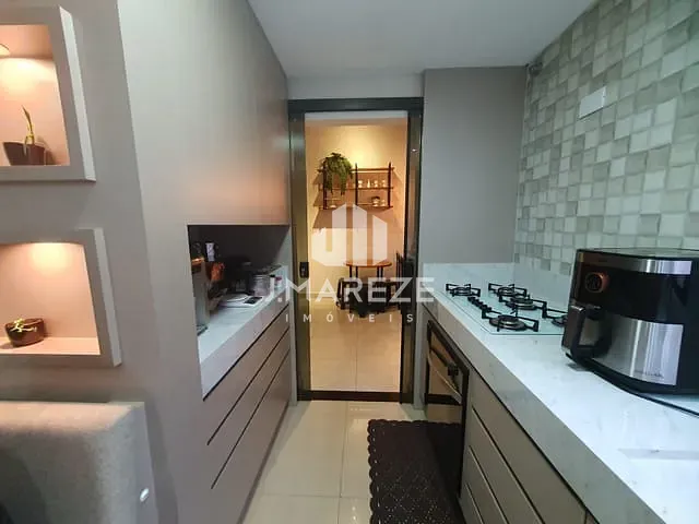 Sobrado com 260m² 3 quartos e 3 banheiros, à venda, no bairro Jardim Flamingos em Apucarana