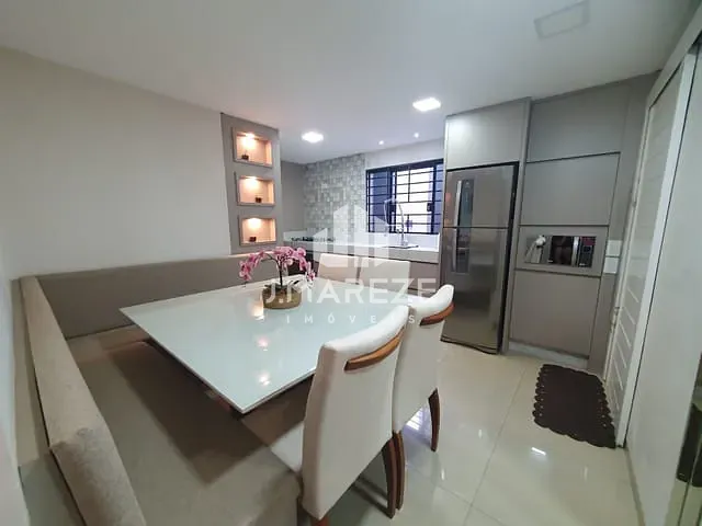 Sobrado com 260m² 3 quartos e 3 banheiros, à venda, no bairro Jardim Flamingos em Apucarana