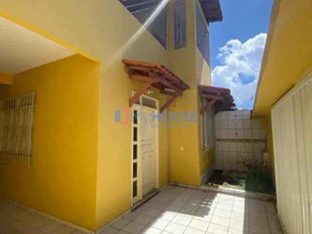 Sobrado com 150m² 6 quartos e 3 banheiros, à venda, no bairro Hernani Sá em Ilhéus