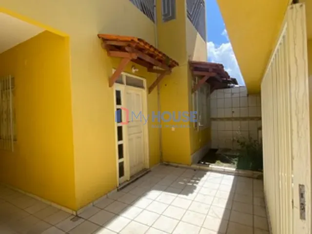 Sobrado com 150m² 6 quartos e 3 banheiros, à venda, no bairro Hernani Sá em Ilhéus