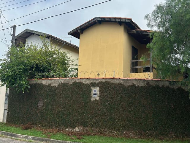 Sobrado com 265m² 3 quartos e 2 banheiros, à venda, no bairro Residencial e Comercial Jardim Yassuda em Pindamonhangaba