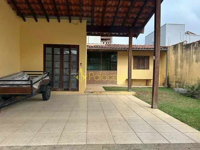 Sobrado com 265m² 3 quartos e 2 banheiros, à venda, no bairro Residencial e Comercial Jardim Yassuda em Pindamonhangaba