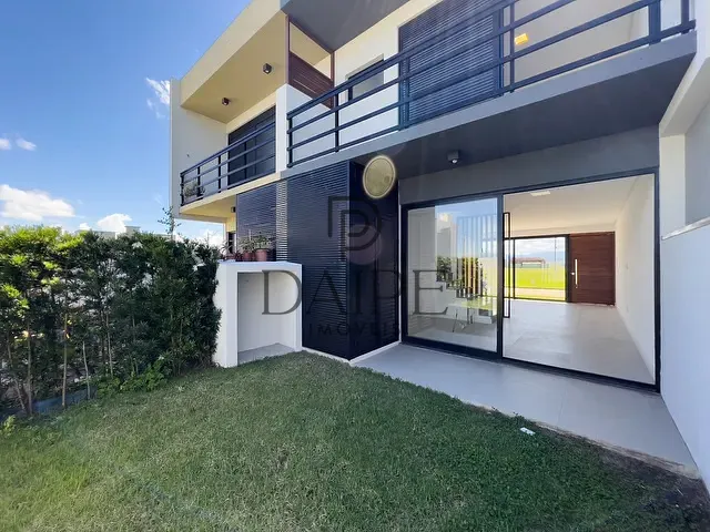 Sobrado com 120m² 2 quartos e 3 banheiros, à venda, no bairro Santorini  em Xangri-Lá