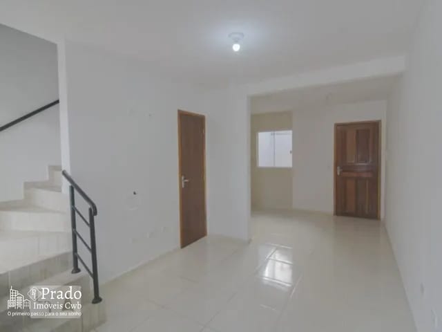 Sobrado 3 quartos e 1 banheiro, à venda, no bairro Sítio Cercado em Curitiba