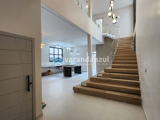 Sobrado 3 quartos e 4 banheiros, à venda, no bairro Jardim São Pedro em Mogi das Cruzes