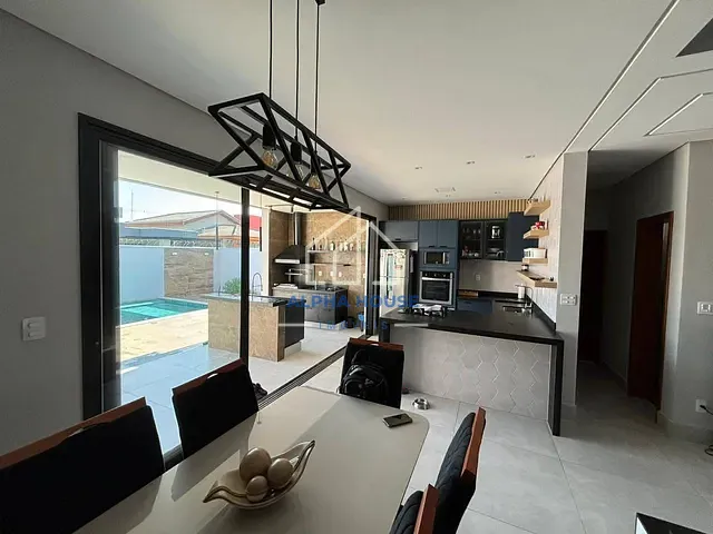 Casa com 264m² 3 quartos e 3 banheiros, à venda, no bairro Parque das Nações em Pindamonhangaba