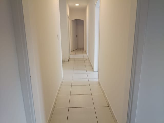 Sobrado com 432m², para alugar, no bairro Vila Homero Thon em Santo André