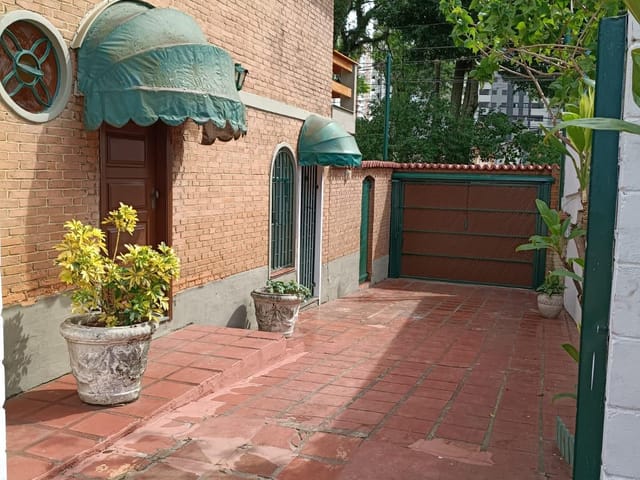 Sobrado com 432m², para alugar, no bairro Vila Homero Thon em Santo André