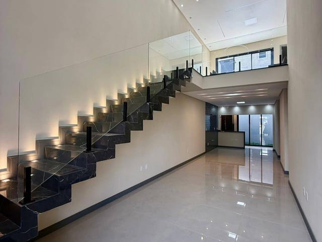Sobrado com 155m² 4 quartos e 2 banheiros, à venda, no bairro Jardim Carvalho em Ponta Grossa