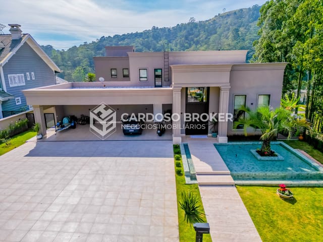 Sobrado com 1900m² 5 quartos e 9 banheiros, à venda ou para alugar, no bairro Tamboré em Barueri