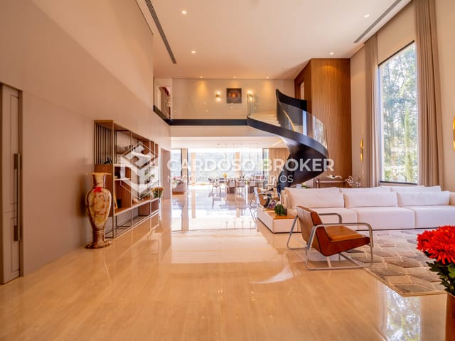 Sobrado com 1900m² 5 quartos e 9 banheiros, à venda ou para alugar, no bairro Tamboré em Barueri