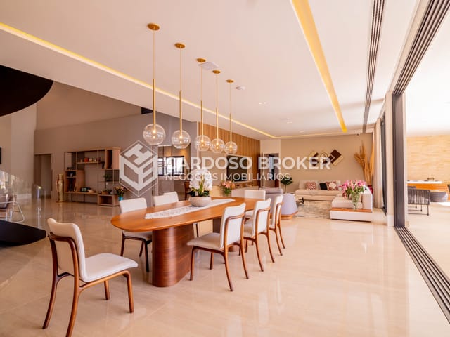 Sobrado com 1900m² 5 quartos e 9 banheiros, à venda ou para alugar, no bairro Tamboré em Barueri