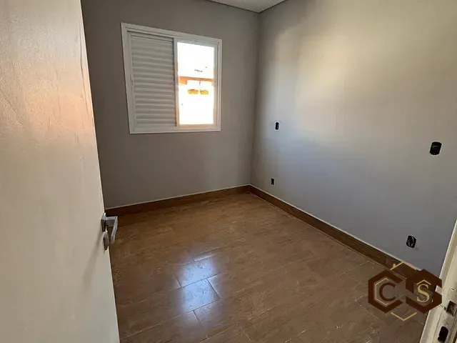 Sobrado com 140m² 3 quartos e 2 banheiros, à venda, no bairro Parque Residencial Indaiá em Indaiatuba