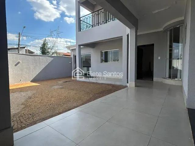 Sobrado com 185m² 3 quartos e 3 banheiros, à venda, no bairro Parque Novo Mundo em Americana