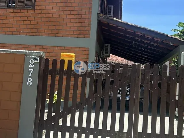 Sobrado com 384m² 4 quartos e 4 banheiros, à venda, no bairro Continental em Itapoá
