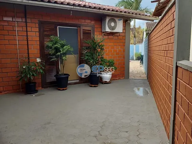 Sobrado com 384m² 4 quartos e 4 banheiros, à venda, no bairro Continental em Itapoá