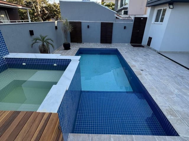 Sobrado 3 quartos e 3 banheiros, à venda ou para alugar, no bairro Parque Residencial Itapeti em Mogi das Cruzes