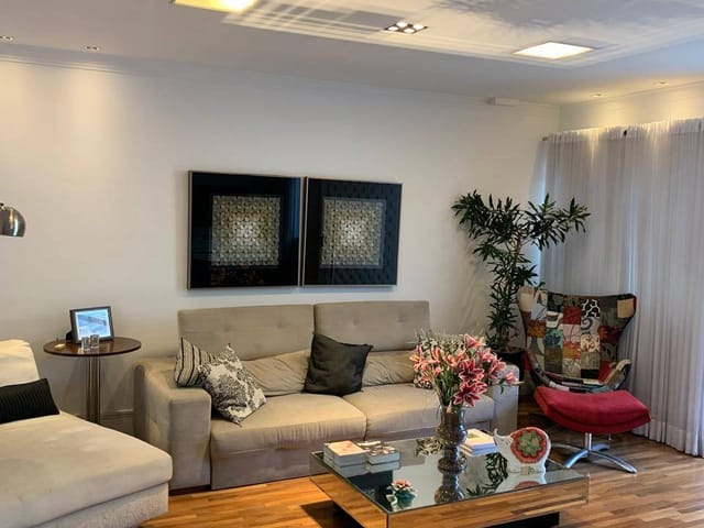 Sobrado com 307m² 4 quartos e 4 banheiros, à venda, no bairro Vila Gumercindo em São Paulo