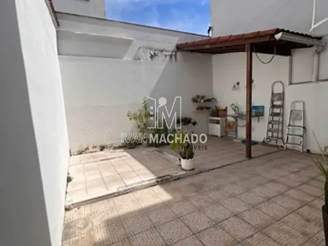 Sobrado com 200m² 4 quartos e 2 banheiros, à venda, no bairro Jardim Camburi em Vitória