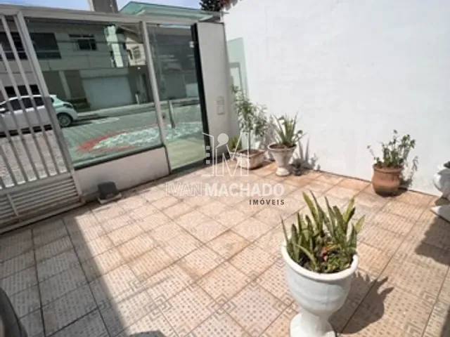 Sobrado com 200m² 4 quartos e 2 banheiros, à venda, no bairro Jardim Camburi em Vitória