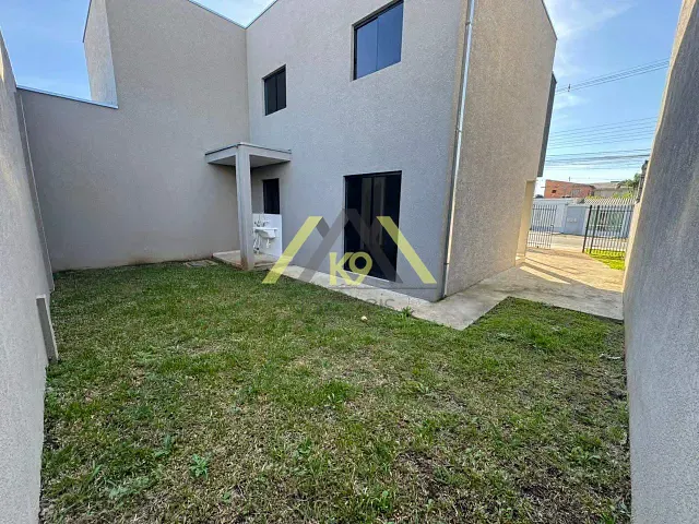 Sobrado com 150m² 3 quartos e 1 banheiro, à venda, no bairro Guaraituba em Colombo