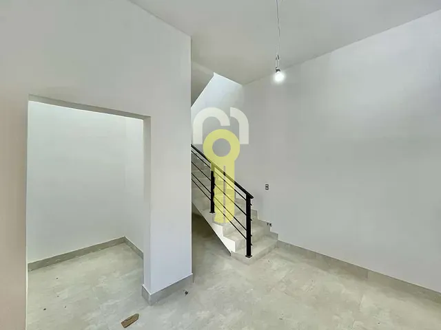 Sobrado com 550m² 3 quartos e 4 banheiros, à venda, no bairro Jardim Caiapiá em Cotia