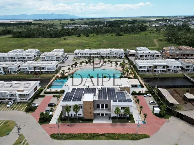 Sobrado com 120m² 2 quartos e 3 banheiros, à venda, no bairro Zona Nova em Capão da Canoa