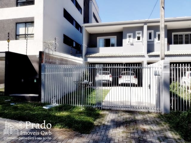Sobrado com 228m² 3 quartos e 3 banheiros, à venda, no bairro Novo Mundo em Curitiba