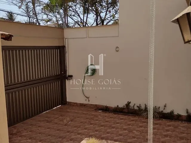 Sobrado com 211m² 4 quartos e 1 banheiro, à venda, no bairro Setor Jaó em Goiânia